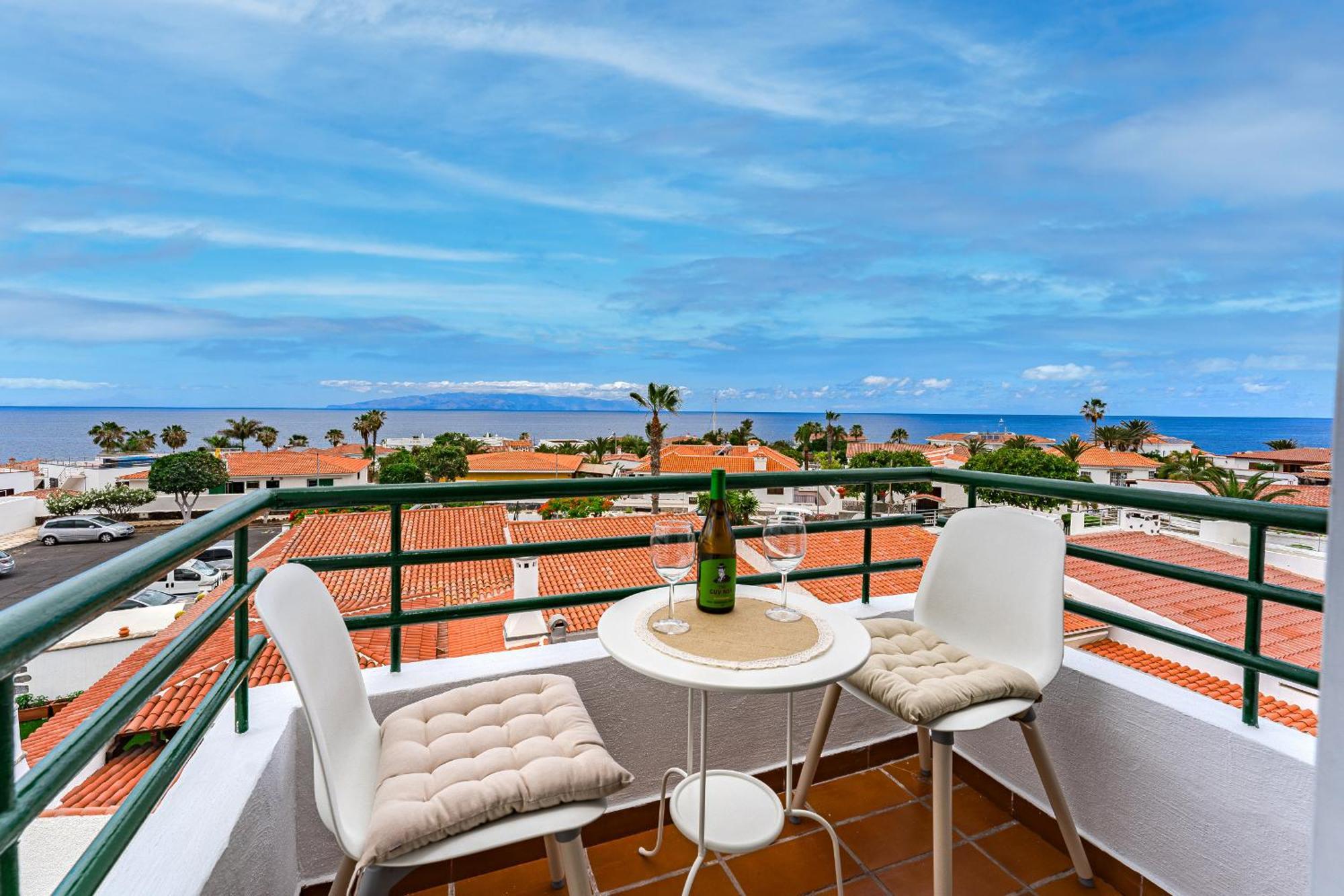 2Bdr Ocean View & Large Private Terrace In Puerto De Santiago Appartement Puerto de Santiago  Buitenkant foto